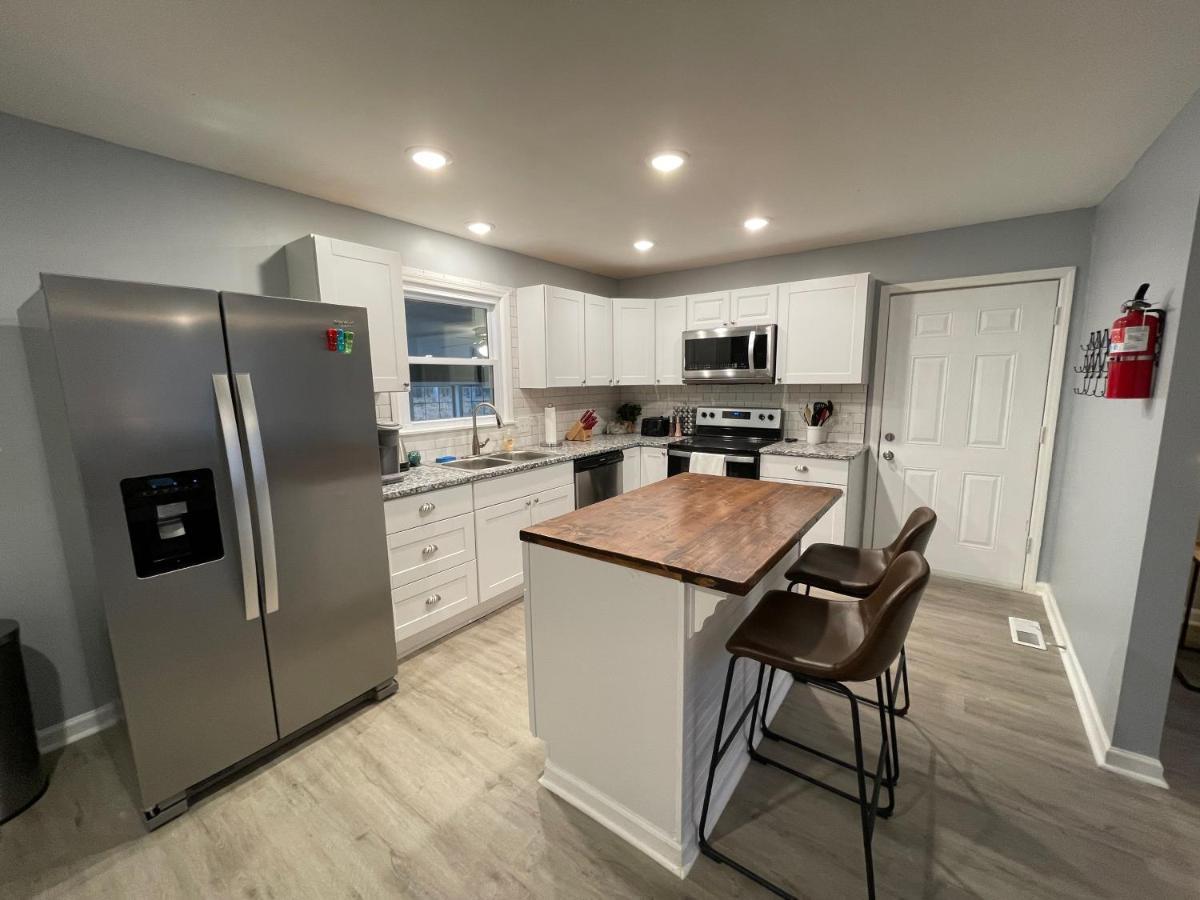 Remodeled Cottage With Sunroom Manchester Exteriör bild