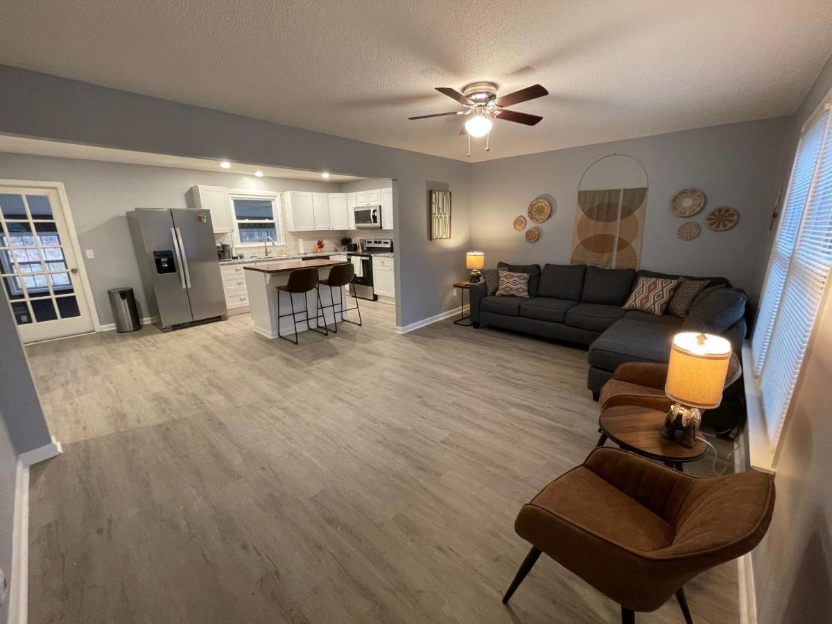 Remodeled Cottage With Sunroom Manchester Exteriör bild