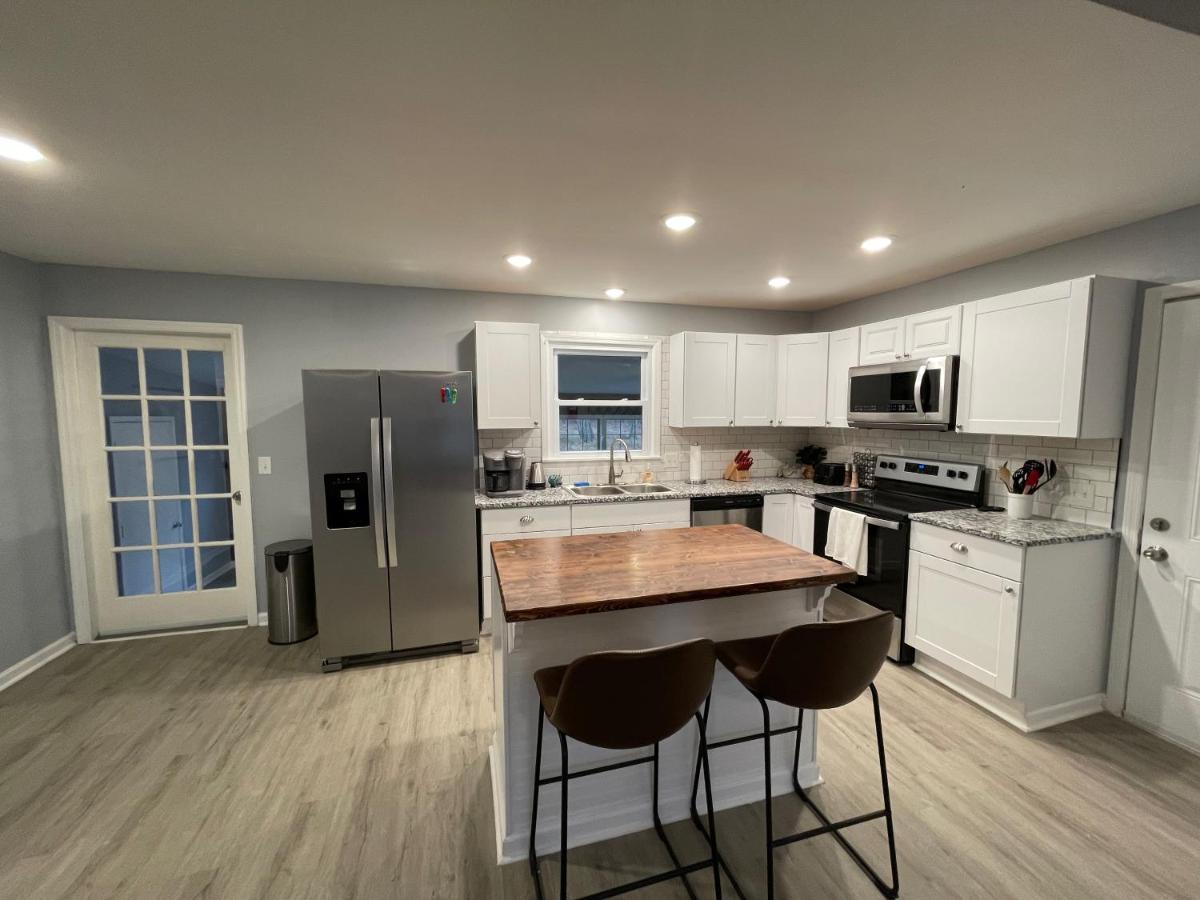 Remodeled Cottage With Sunroom Manchester Exteriör bild