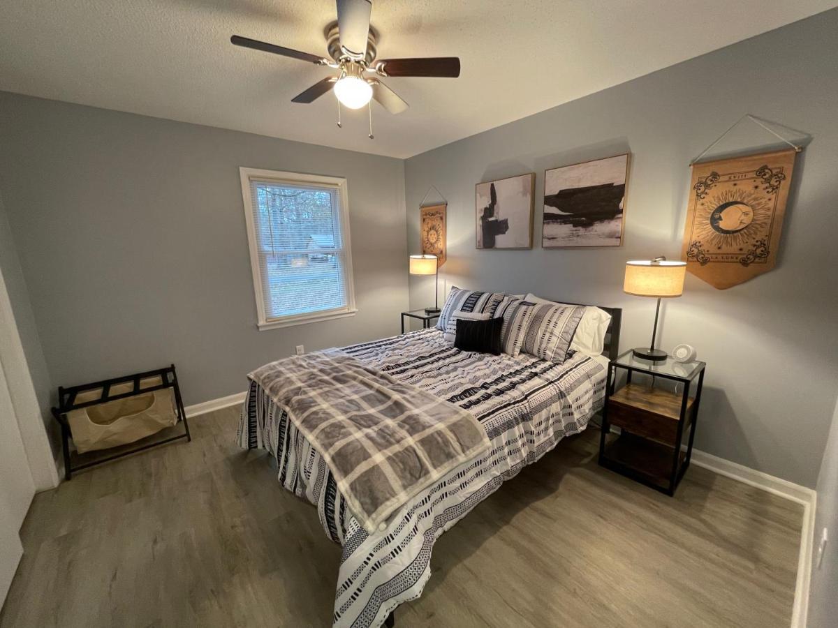 Remodeled Cottage With Sunroom Manchester Exteriör bild